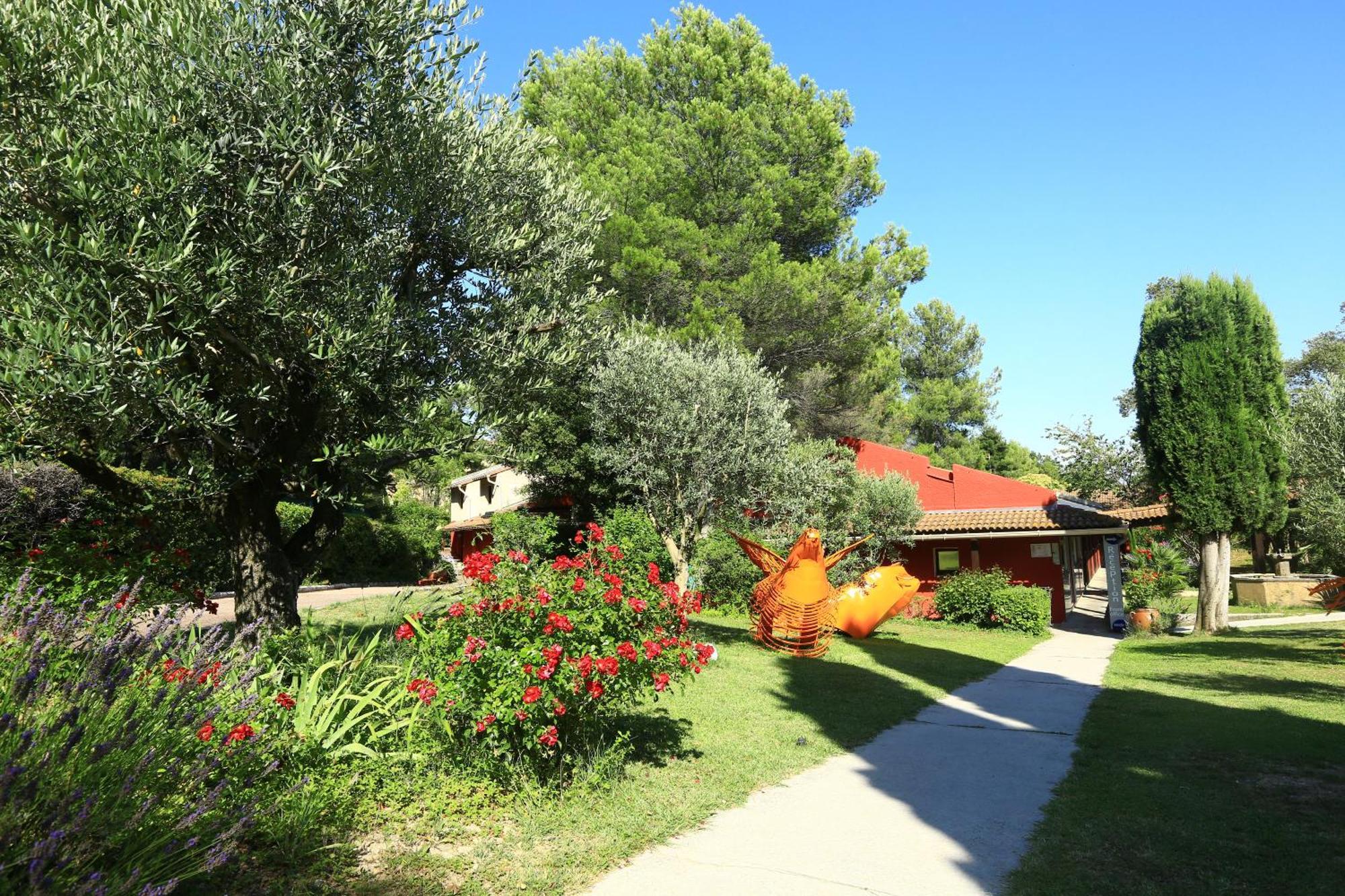 Kyriad Aix-En-Provence Mas Des Oliviers Exteriér fotografie